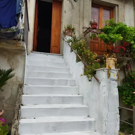 La Casa Di Donna Ciccina Ferienhaus